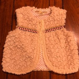 Girls fluffy vest size 4T-5T